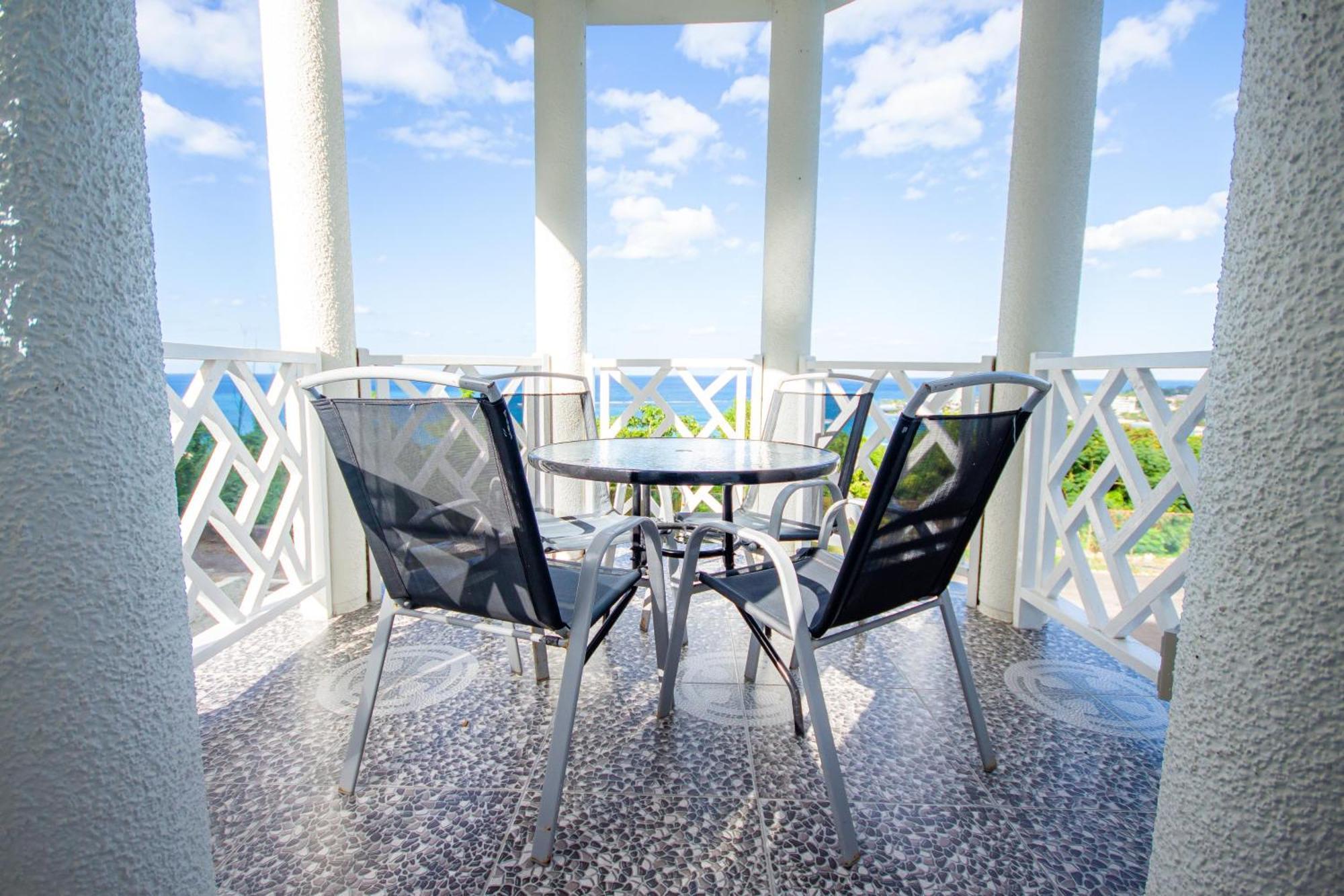 Ferienwohnung Ocho Rios Ocean Front Luxury Studio Sky Castles 24 Hrs Sleeps 2 Exterior foto