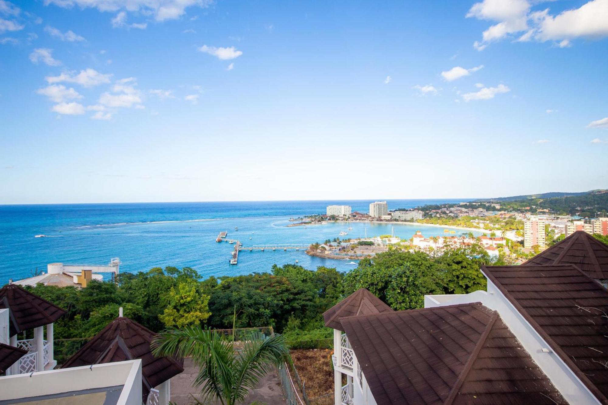 Ferienwohnung Ocho Rios Ocean Front Luxury Studio Sky Castles 24 Hrs Sleeps 2 Exterior foto